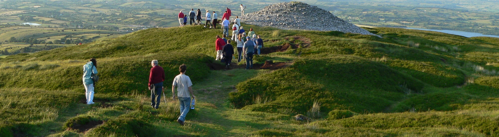 Les Carrowkeel Cairns - http://static.panoramio.com