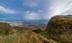 Cave Hill et sa vue sur Belfast - © stevie