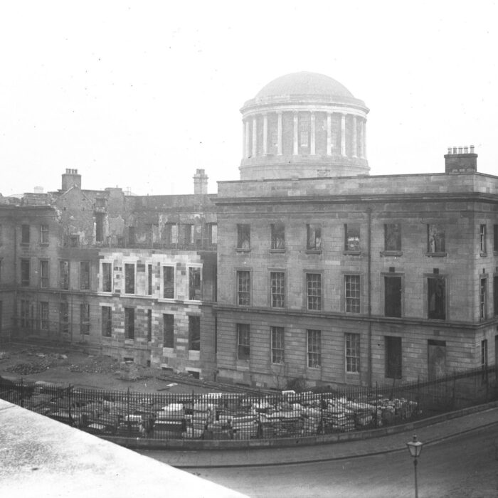 Les Four Courts en plein guerre civile irlandaise - Domaine public