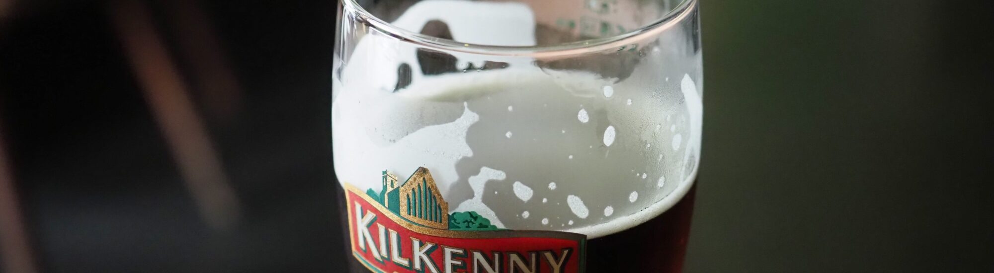 Une pinte de bière Kilkenny - ©  Claudio Divizia - stock.adobe.com 