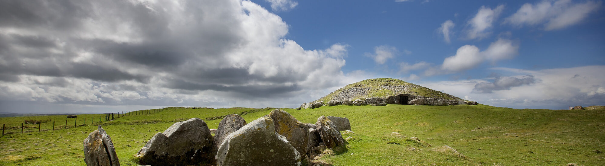 Le Loughcrew Cairns - Michael Foley - cc