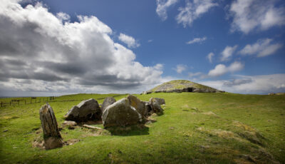 Le Loughcrew Cairns - Michael Foley - cc