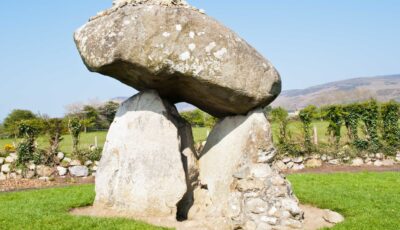 Le Dolmen de Proleek - Robert Campbell KOR - cc