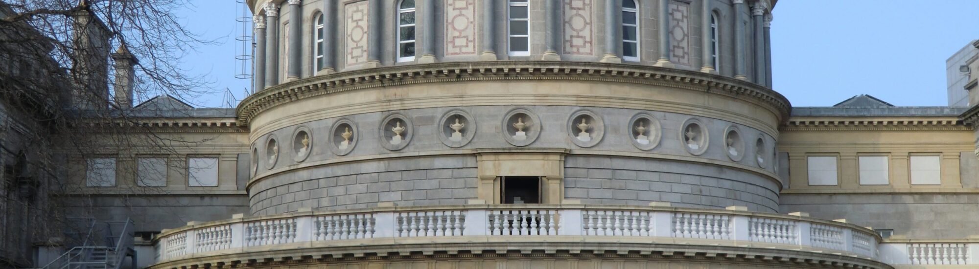 La National Library of Ireland - YvonneM - cc