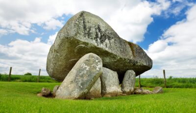 Le Dolmen de Brownshill - © MNStudio