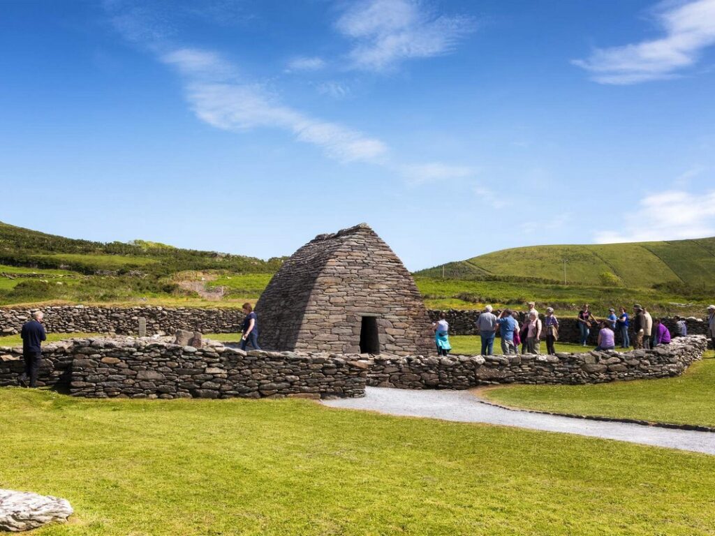 Le Gallarus oratory © Chris Hill Tourism Ireland