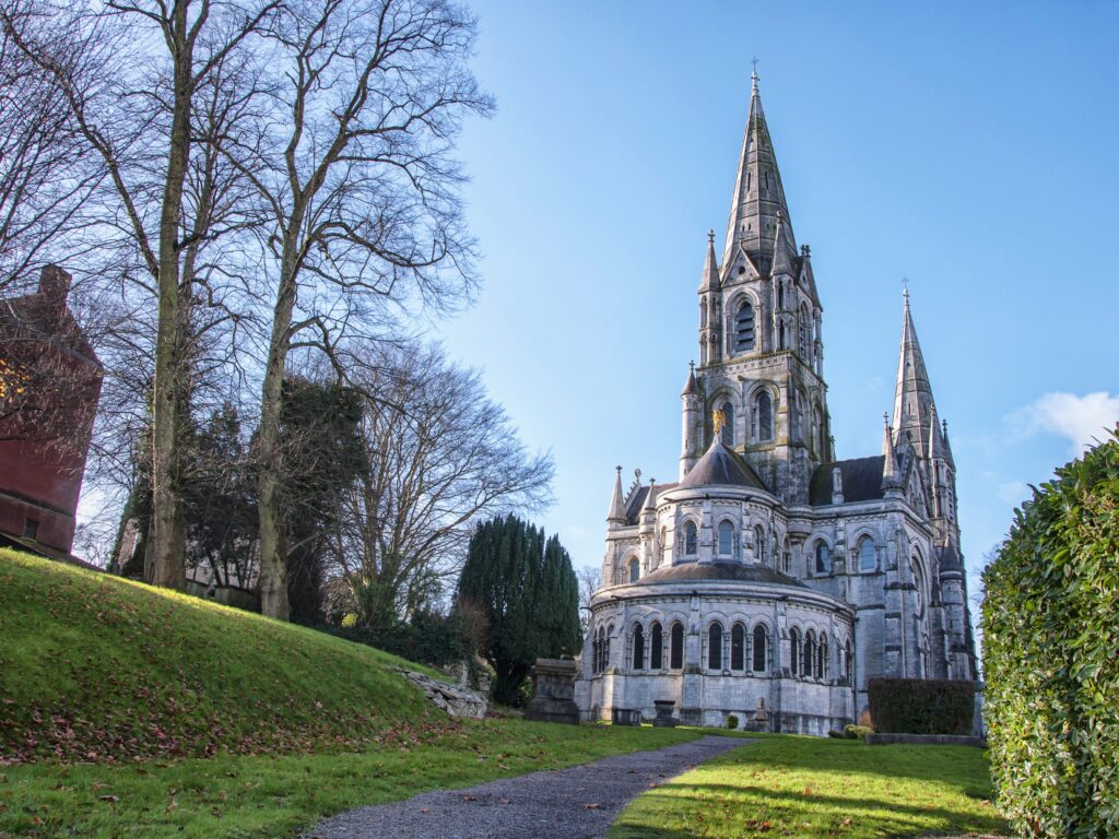 La St Finnbarr Cathedral - © Madrugada Verde