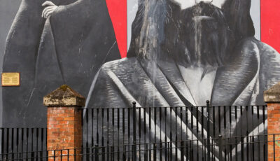 Le Blanket Protest représenté sur un mur de Derry - © eric epoudry