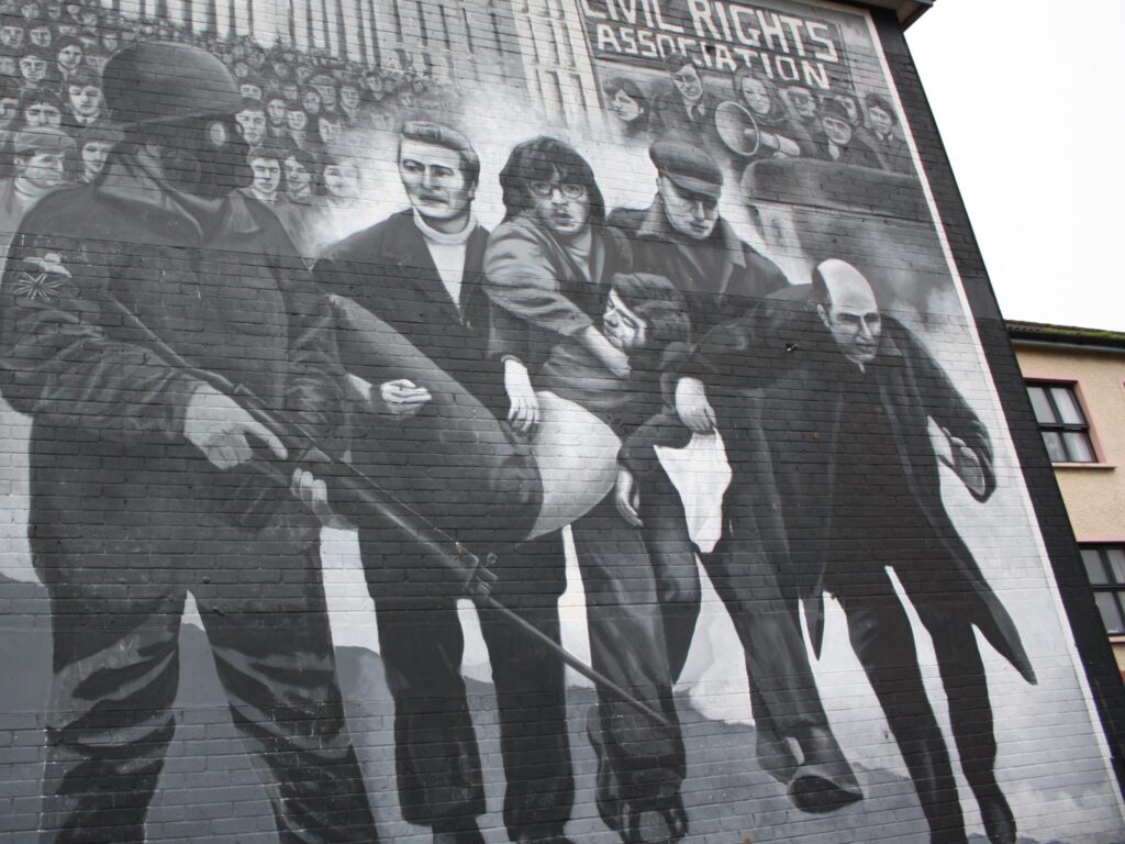 Le Bloody Sunday représenté sur une façade