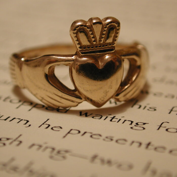 Une bague de Claddagh - Royal Claddagh - cc