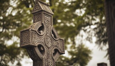 Une croix celtique à Glasnevin en Irlande - © Peter Krocka
