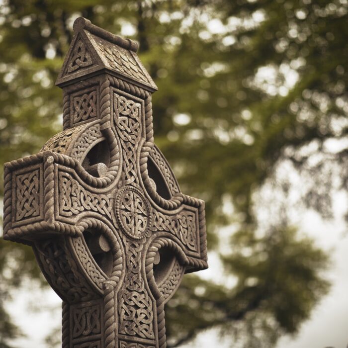 Une croix celtique à Glasnevin en Irlande - © Peter Krocka