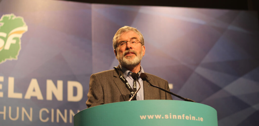 Gerry Adams, un membre du Sinn Féin - Sinn Féin - cc