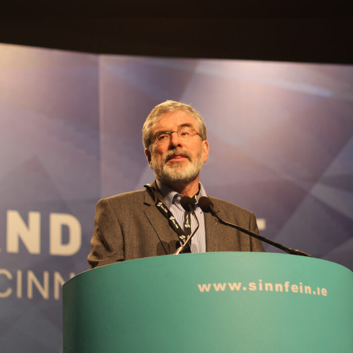 Gerry Adams, un membre du Sinn Féin - Sinn Féin - cc