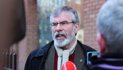 Gerry Adams, un membre du Sinn Féin - Sinn Féin - cc