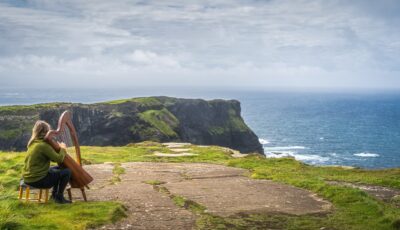 Une joueuse de Harpe en Irlande - © Dawid