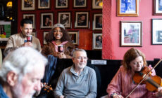 Un moment de craic dans un irish pub - © Fáilte Ireland