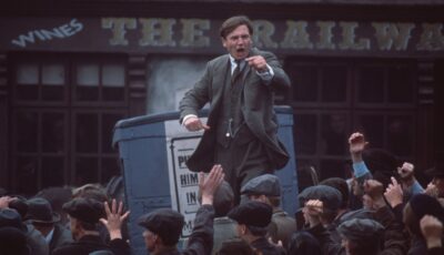 Liam Neeson dans Michael Collins – Michael Collins