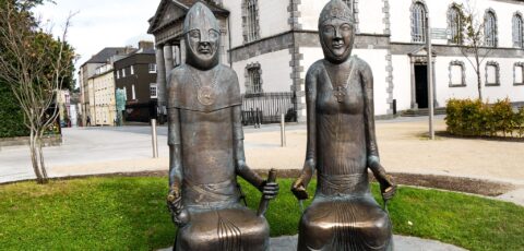 strongbow statue