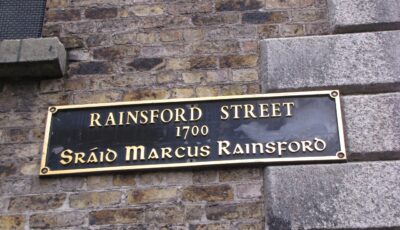 Une plaque en gaélique irlandais - Ben - cc