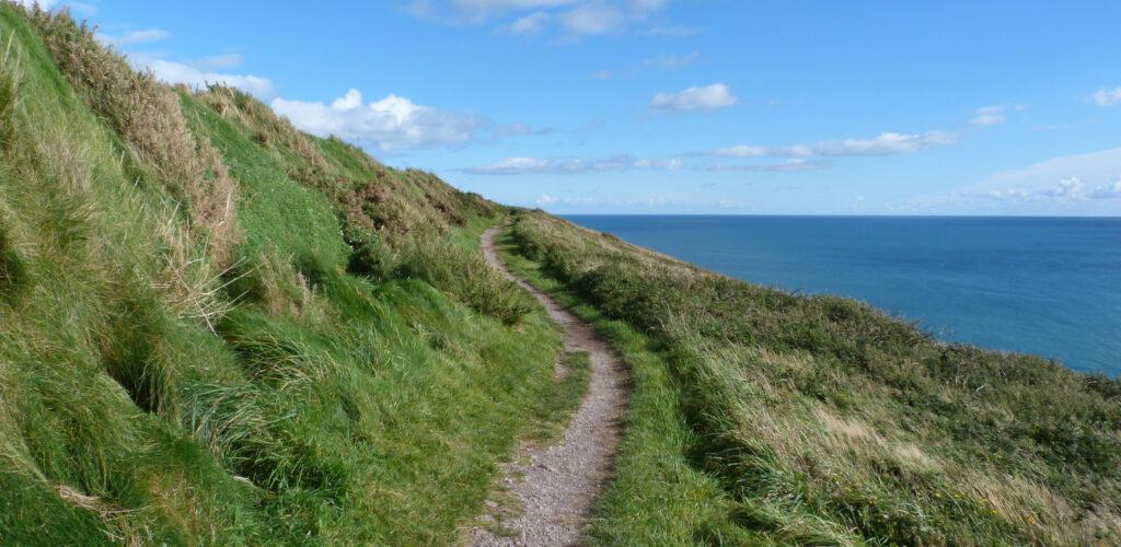 Le Ballycotton Cliff Walk Circuit •