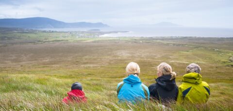 Des randonneurs en Irlande - © mkallstrom