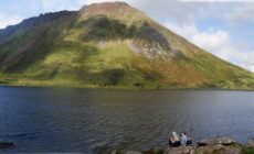 L'Annascaul Lake - Chris Taylor - cc