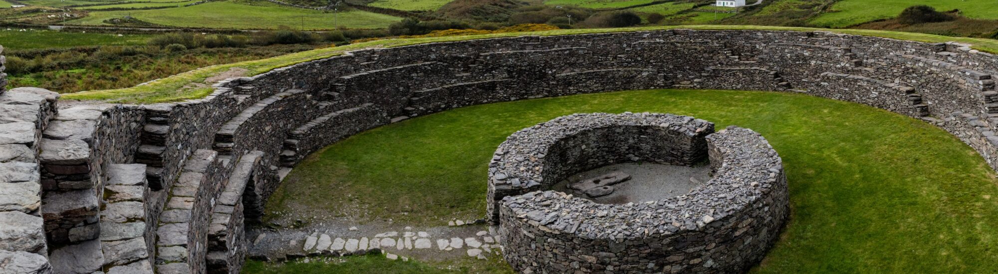 Cahergal stone fort - © Andy Morehouse