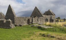 Killeany Abbey - ViennaHerby - cc