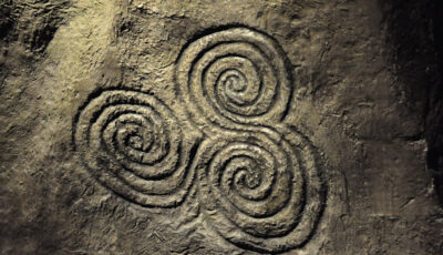 Un triskell à Newgrange - young shanahan - cc