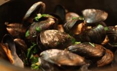 Des Moules à la Guinness - naotakem - cc
