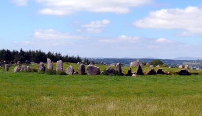 Le Beltany Stone Circle - Osioni - cc