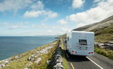 Un camping-car en Irlande - © mark_gusev