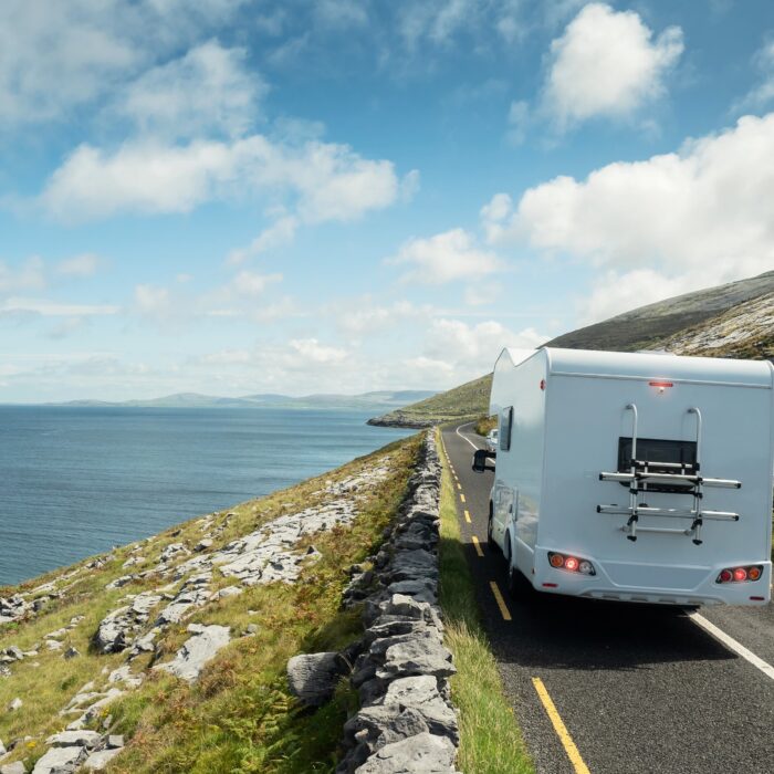 Un camping-car en Irlande - © mark_gusev