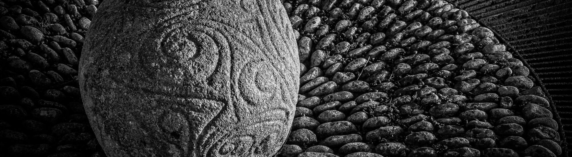 La Castlegrange stone -  David Tiernan - cc