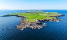 Vue sur Hook Head et son phare - © svetok30