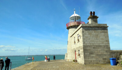 Le Howth lighthouse - fabeblau - cc
