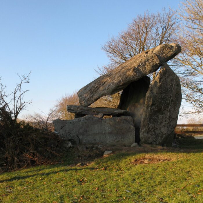 Le Kilmogue Dolmen - dave - cc