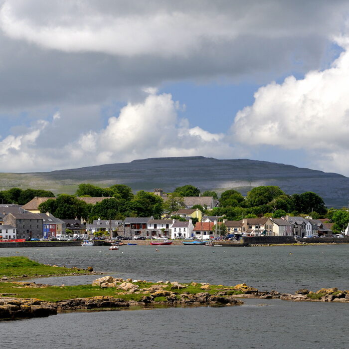 Kinvara et son port - Keith Ewing - cc