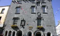 Le Lynch castle de Galway - Wally Hartshorn - cc