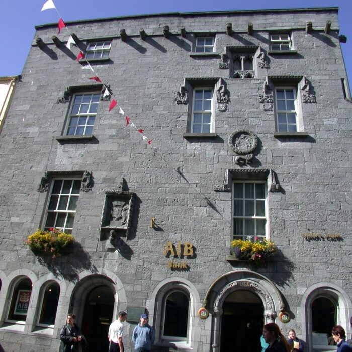 Le Lynch castle de Galway - Wally Hartshorn - cc