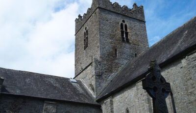La St Flannan's Cathedral - Lindy Buckley - cc