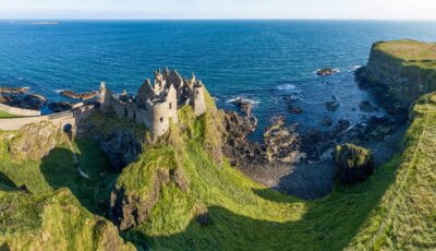 Vue aérienne du Dunluce Castle - © kilhan