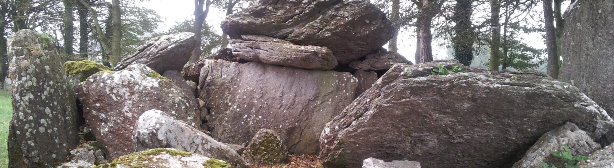 Le Labbacallee Wedge Tomb - VisionsofthePast - cc