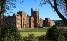 La Queen's university of Belfast - © Anthony Brown