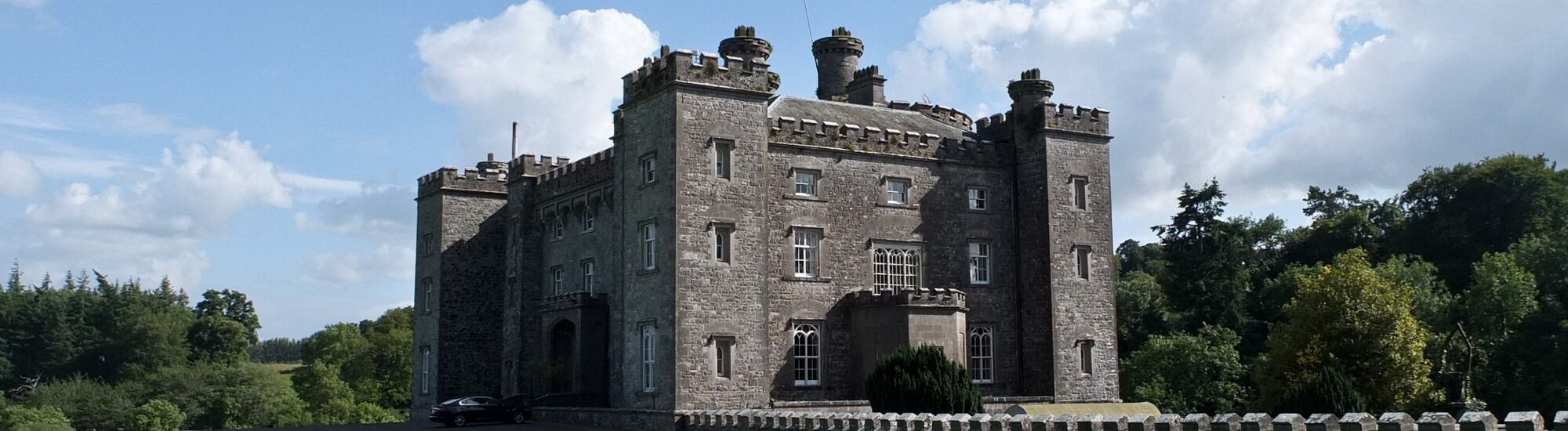 Slane castle - Dave Gunn - cc