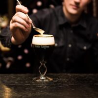Un Irish coffee en préparation - © ksyusha_yanovich