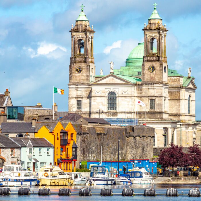 La St Peter and Paul's Church - © Emile