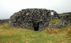 Le Clochan na Carraige - Nemeth in Aran Islands - cc