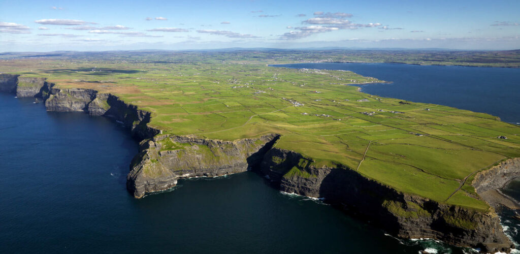 Les Falaises de Moher - © Chris Hill Photographic 2007 +44(0) 2890 245038